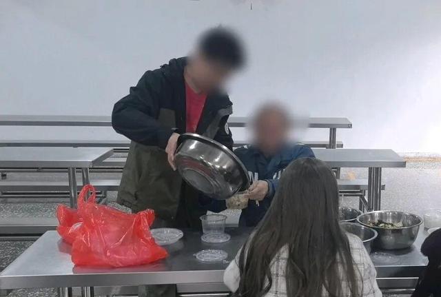 公安部A级通缉犯在狱中被揪出，隐瞒13年身份曝光：涉嫌贩卖毒品7500余克，妻儿出现让其卸下伪装