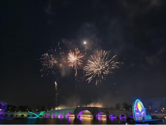 水上有星，桥下有梦：夜周庄的行浸式穿越之旅