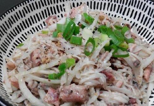 超市10元沙丁鱼罐头，简单一弄成大餐，你会哪种吃法？