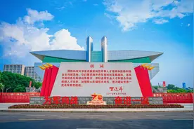 一起走进70周年限定版国防科大！图片