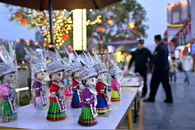 湖北宣恩：夜市地摊“一元租” 城市升腾“烟火气”#图片