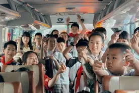 “爱”要和你一起分享！定制公交驾驶员和孩子们一起过“520”图片