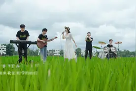 致敬中国农民丰收节 荣县首发“三农”歌曲《记忆的稻花香》图片