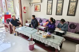 “来不及了！”生死瞬间，海淀大爷纵身一跃跳湖救人图片