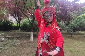 19岁“唐宝”表演川剧变脸，“只要坚持，总有希望”图片