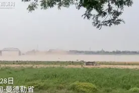 缅甸一地标性大桥在7.9级地震中坍塌：已有91年历史图片