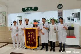 脑肿瘤女孩术后昏迷数月，广州康复专家精心治疗成功促醒图片