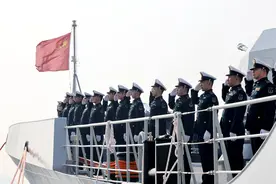 中国海军第47批护航编队起航赴亚丁湾图片