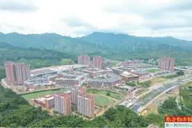 深圳最大高中园 今秋迎新3300人图片