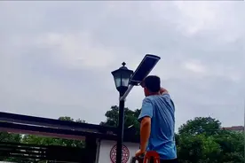 装上路灯心敞亮！平顶山卫东区“双报到”服务基层见实效图片