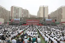 成都锦城学院迎来20周年校庆 两千余名校友回母校“庆生”图片