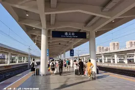 遵义站每天始发动车已达9趟图片