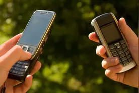 网友建议保障老旧手机基础通信，工信部：2G/3G退网是必然选择，也要保障用户权益图片