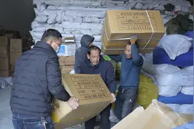 定日地震｜星夜兼程、物资驰援……积石山的人们把爱心传递下去图片