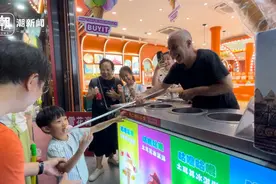 来中国18年的土耳其冰淇淋师傅，在杭州搭起中土文化交流站点图片