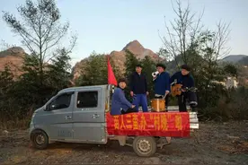 “苗人三蛮”圆梦“村晚”图片