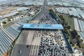 春节假期 安徽高速公路每天有近480万辆次汽车通行图片
