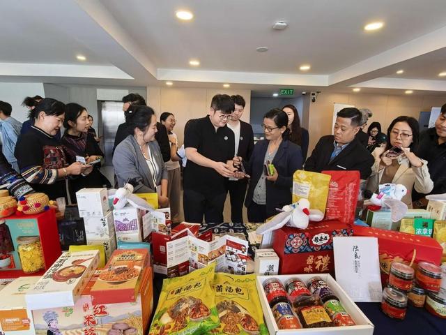 中泰建交50周年！云南好物+文化双输出，泰国大城府掀起“云南热”