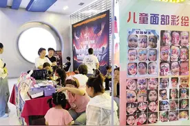 儿童面部彩绘师：为孩子们圆一个卡通梦图片