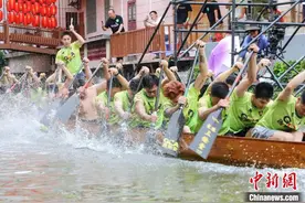 2025中国（佛山）叠滘龙船漂移大赛开赛图片