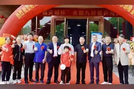 蒯曼出席自家“曼捷俱乐部”开幕仪式，7岁妹妹蒯捷现身图片