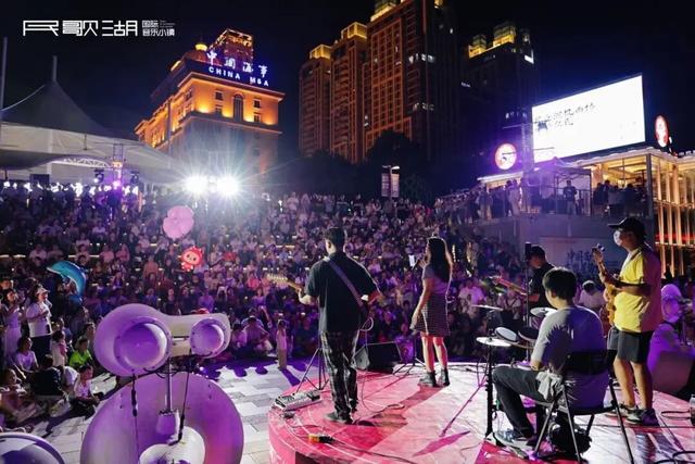 民歌湖风雨桥正式通桥！从今天起大家可以上桥拍照看风景啦！