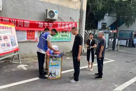 郑州市中原区开展“城管随手拍”及“12319”热线宣传活动图片