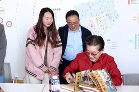 “俺老孙来也！”六小龄童现身《金猴宗师》上海首发式图片