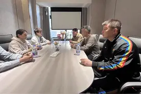 林高远父亲因病去世，中国乒协副主席秦志戬等前往林高远家中进行慰问图片