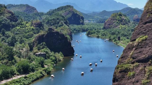 央视《大美中国》爆火23秒！这座“仙人秘境”藏不住了，赶紧安排！