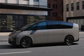 李想回应新车P图风波：决定开始反击，余承东、何小鹏等留言支持图片