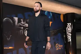 库里将进行赛前热身 计划带伤出战今日与快船收官战图片