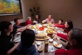 没喝完的饮料放多久后不能再喝？专家提醒——图片