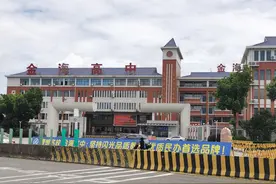 家长称民办高中欲分流新生至分校 官方：应遵循学生志愿图片