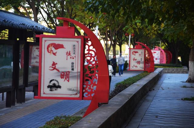 组图丨武威：草木间立精神 园景中润人心