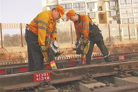 180分钟战“天窗”图片