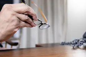 选购老花镜，这些事情要知道图片