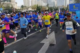 青马评述丨一场马拉松 温暖一座城图片