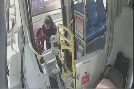 隧道巴士218路驾驶员，她做的好事“一箩筐”图片