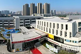 开学第一天 这所新学校迎来首批新生图片