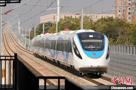 上海首条市域铁路开通运营 40分钟连接虹桥、浦东两大机场图片