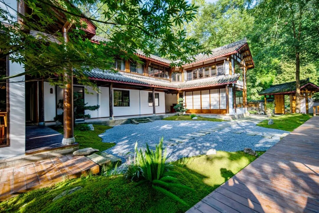 肥肠粉必须配军屯锅魁·····这对CP太好磕