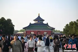 五一假期北京全市公园接待游客906.74万人次图片