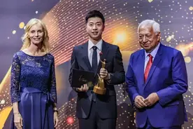 马龙获国际奥协杰出运动生涯奖 是中国奥运获金最多的运动员图片