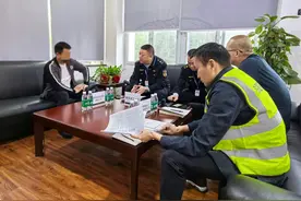 货车擦挂高速收费亭怎么赔？这个调解室快速化解争议图片