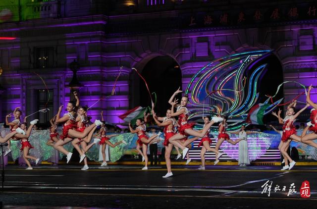 中外友人共飨盛宴！上海旅游节花车巡游外滩盛大举行