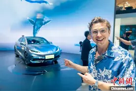 美国“车轮哥”：向世界展示中国汽车图片
