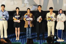 视频｜《手术直播间》挑战天才医生，张彬彬：洗澡时都在背台词图片