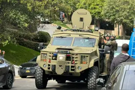 豪宅被搜，儿子短暂被拘，飞机被拦截！美国说唱歌手“吹牛老爹”被美特工突袭调查图片