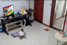 离异女子把1岁儿子锁家里，医生提醒图片